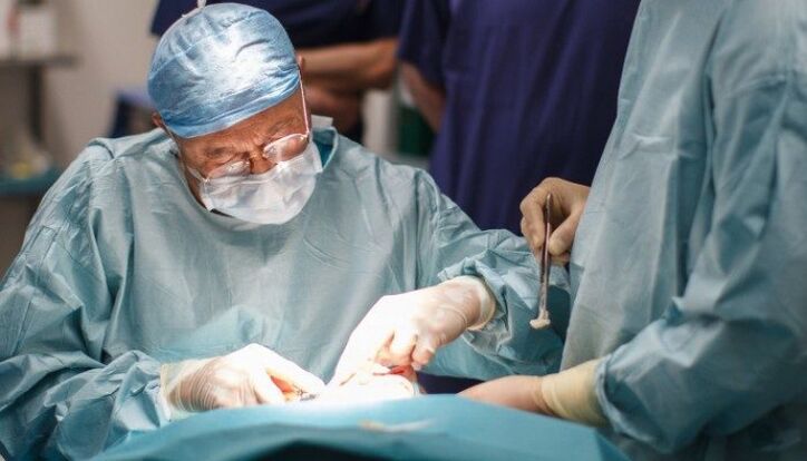 Cirurxía para extirpar o humor vítreo do ollo (vitrectomía)